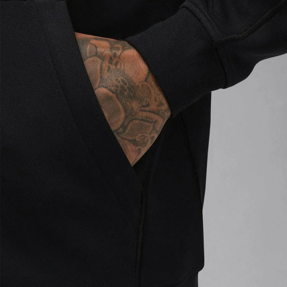 FV8602-010 толстовка jordan черная dri fit